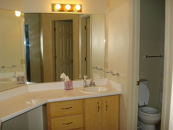 Master Dressing Vanity (2)