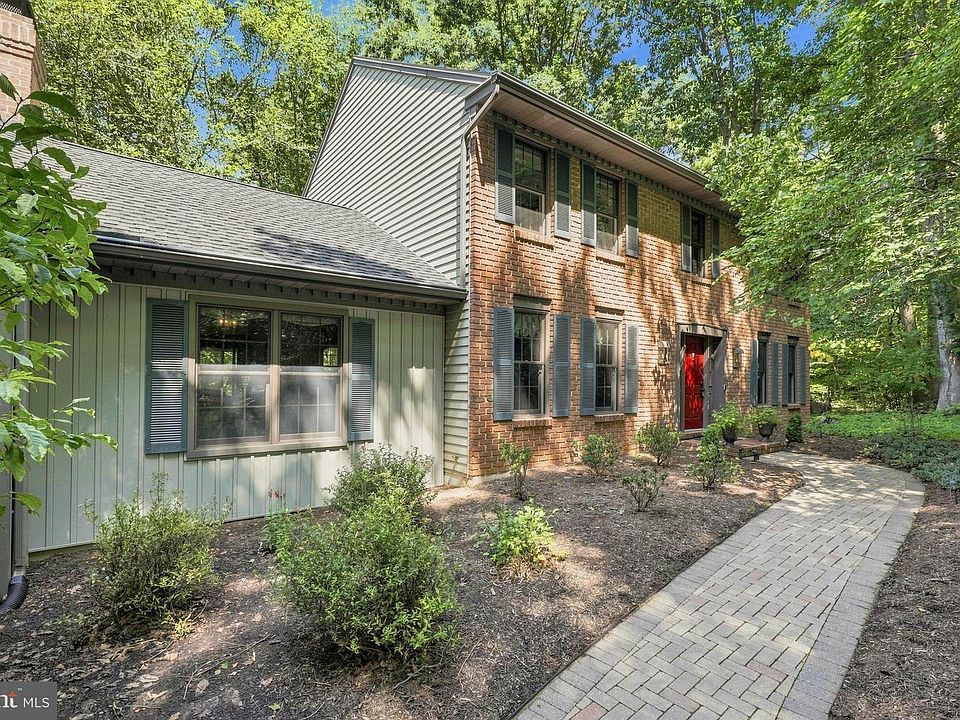 1st image of 1200 Ash Ln