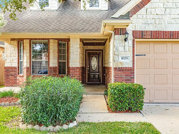 2nd image of 1025 Luke Dr