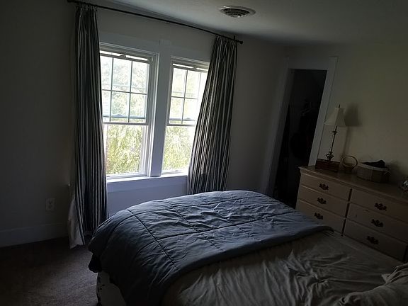 3rd image of 213 E Superior St