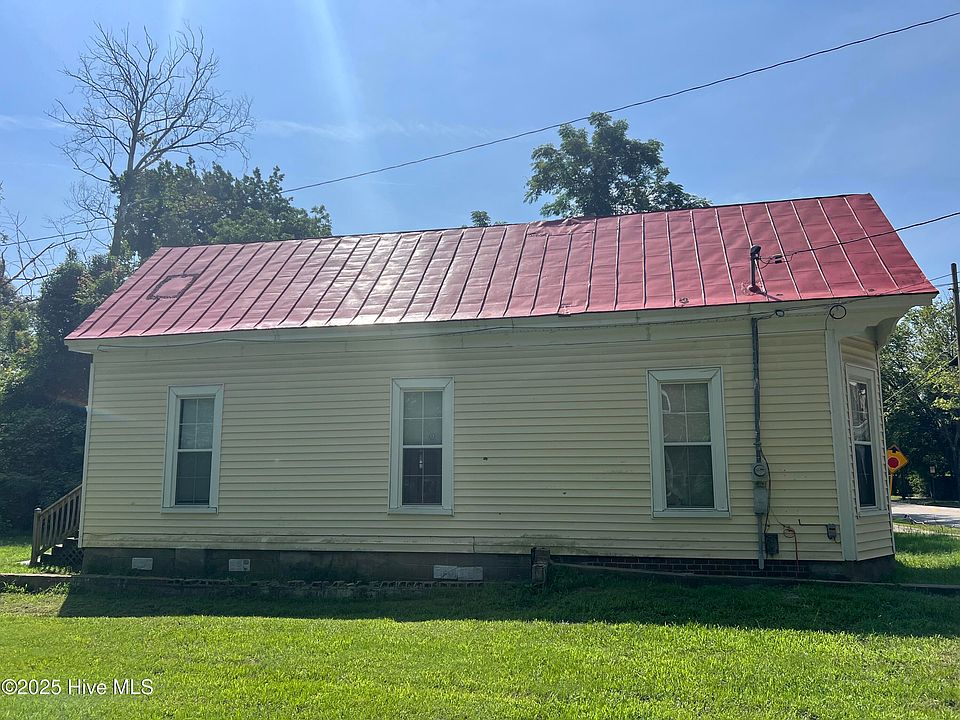 2nd image of 206 Vance Street NE