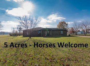 10530 Ellis Rd, Saint Jacob, IL 62281