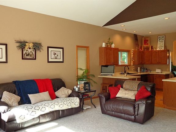 2nd image of 411 White Oak Ave