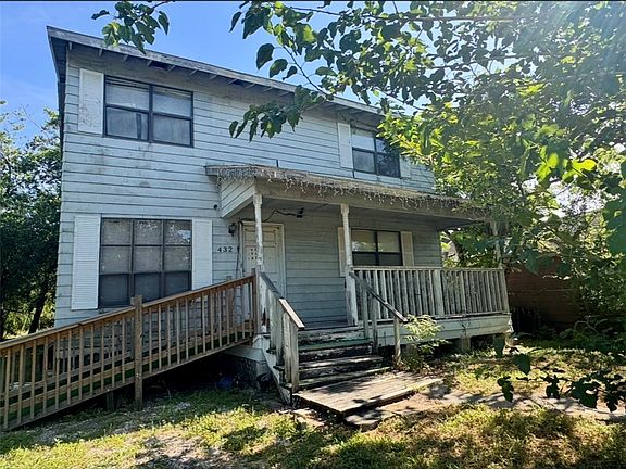 2nd image of 432 W Avenue D