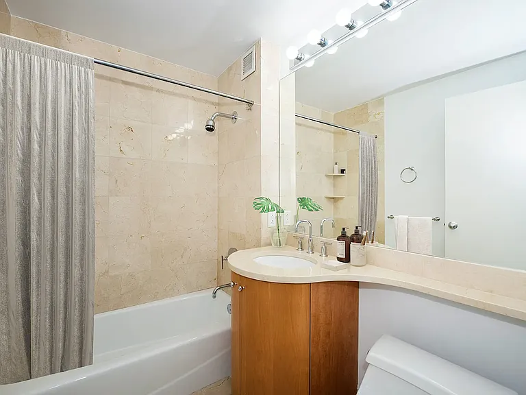 222 E 34th St #2425 — Photo 11