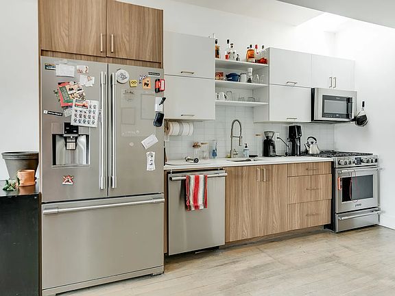 4th image of 583 Bergen St