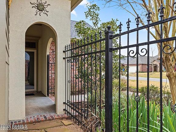 5th image of 404 Tapestry Cir