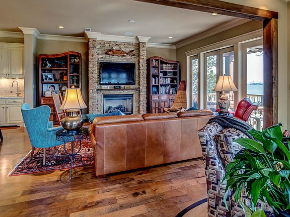 Living Room w/ Fireplace