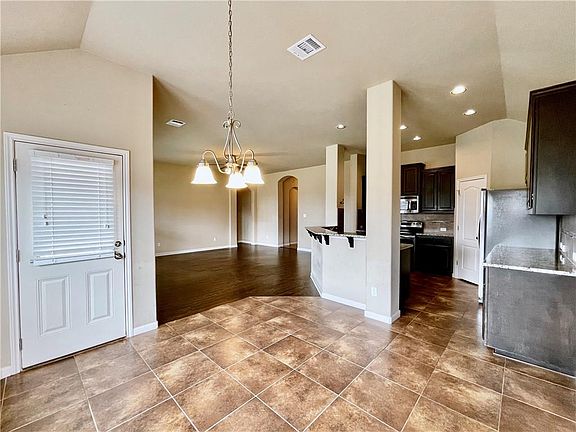 3rd image of 18716 Leigh Ln