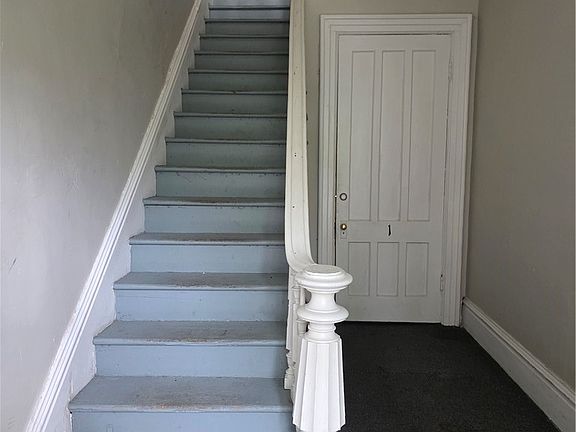 4th image of 404 Rutger St