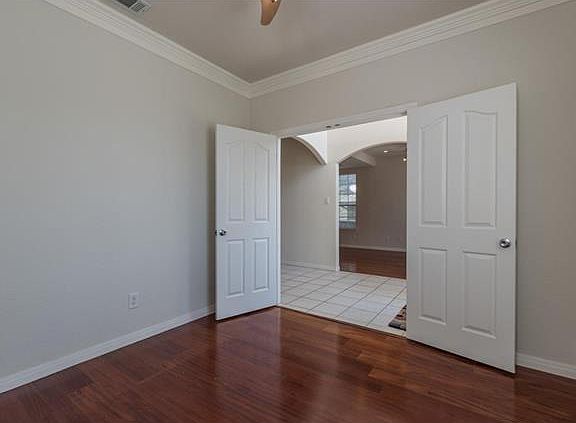 3rd image of 8108 Aralia Dr