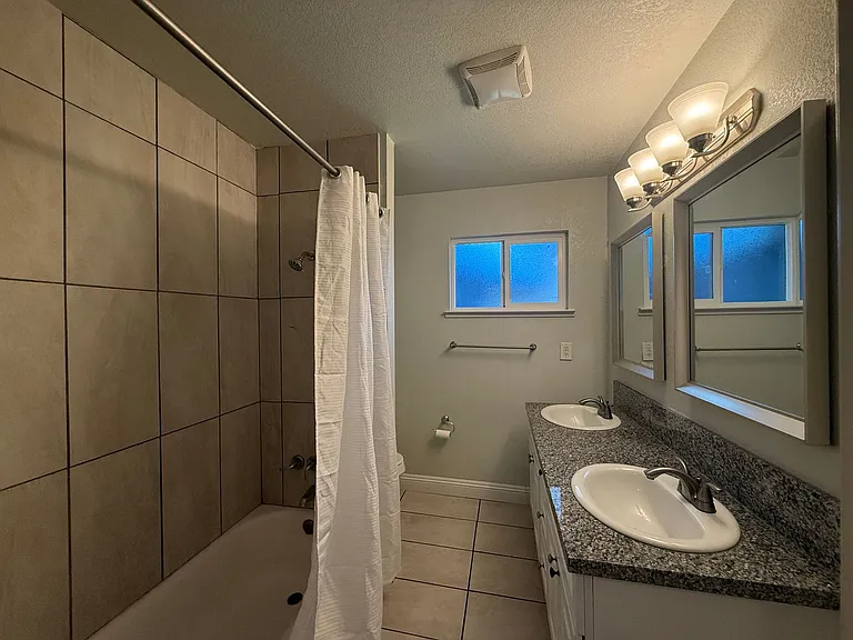 7400 Loma Verde Way — Photo 20