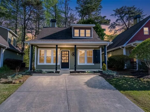 204 Lakeside Dr, Waleska, GA 30183
