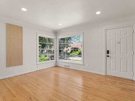 3rd image of 1916 Kalama Ave