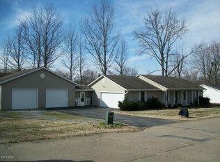 3 Stuart Pl, Harrisburg, IL 62946
