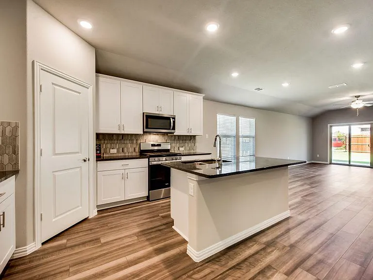 605 Cedar Springs Dr — Photo 11