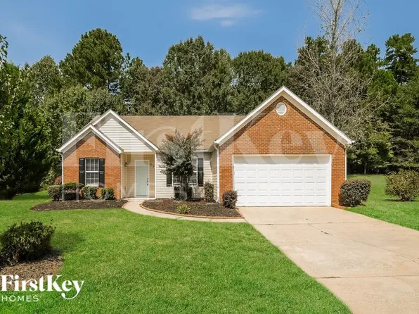 738 Baskins Cir, Winder, GA 30680