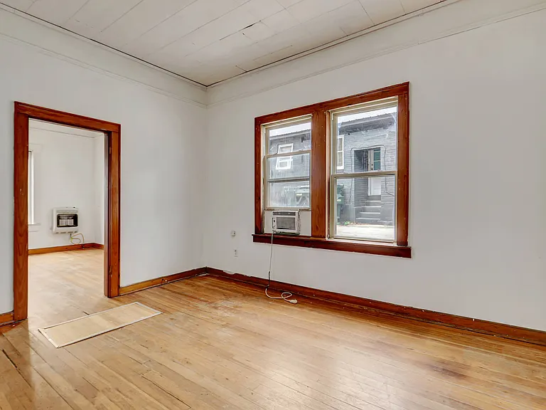 Peak Apartments — Photo 11
