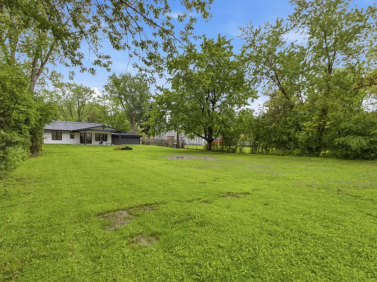 130 McKinley Dr — Photo 32