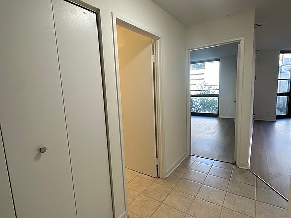 2nd image of 1136 N Lasalle St #703