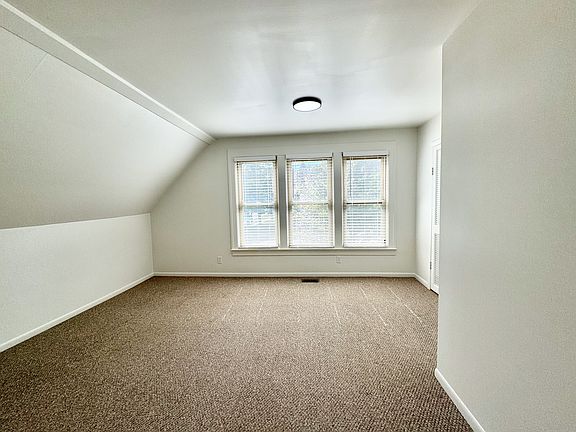 5th image of 514 W Shiawassee Ave #2