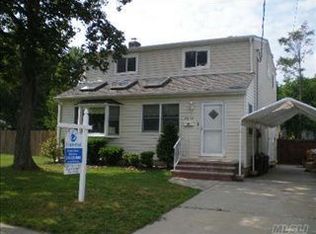 3015 Lowell Ave, Wantagh, NY 11793