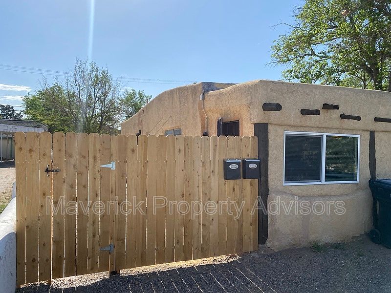 1st image of 310 Columbia Dr SE #1