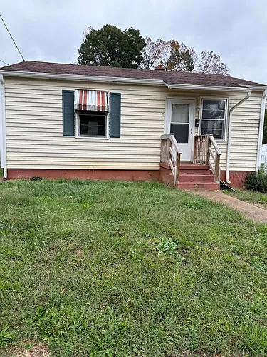 705 4th St Photo 1