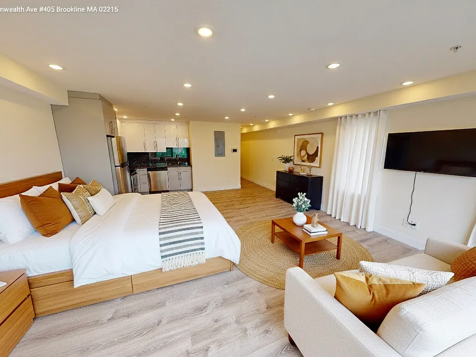 1028 Commonwealth Ave #210