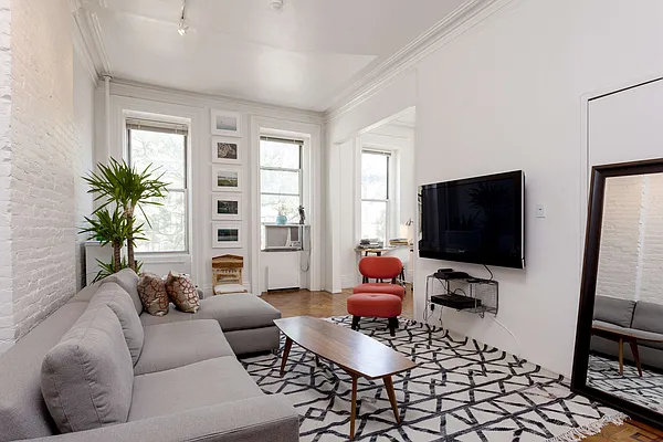 Rented by Compass | media 47