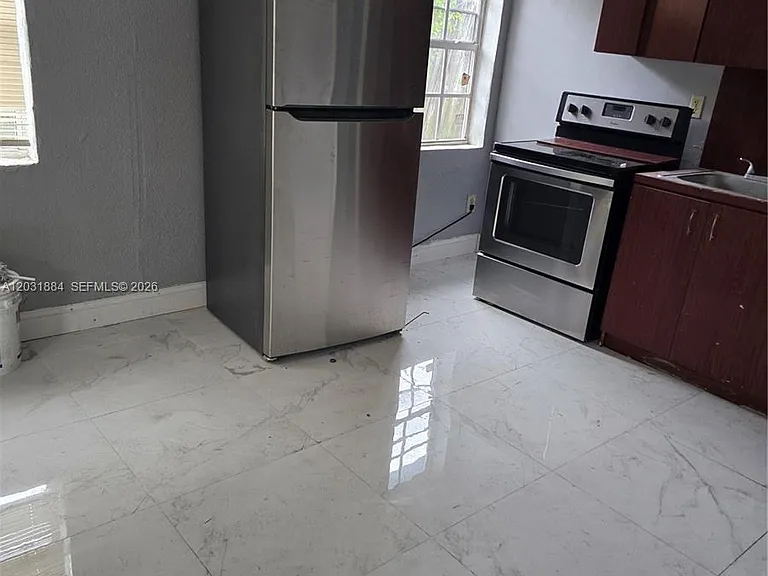 840 NE 124th St #B — Photo 4