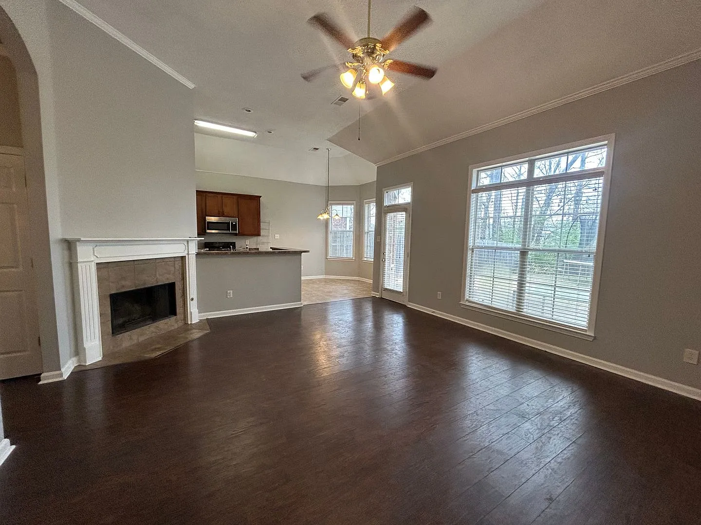 Glen Ridge Subdivision! Large Bonus Room Upstairs! — Photo 3