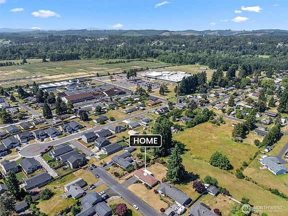 2nd image of 1103 Fieldcrest Avenue