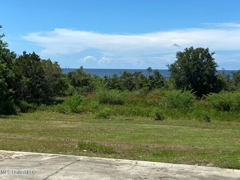1st image of 9405 Seacliff Blvd #18