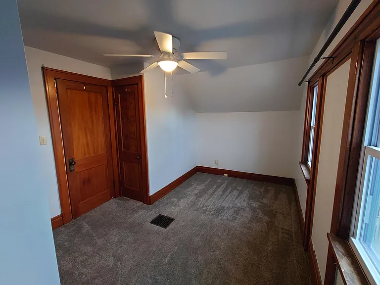 64U Parkwood Ave — Photo 23