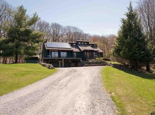 118 Burke Rd, Saratoga Springs, NY 12866