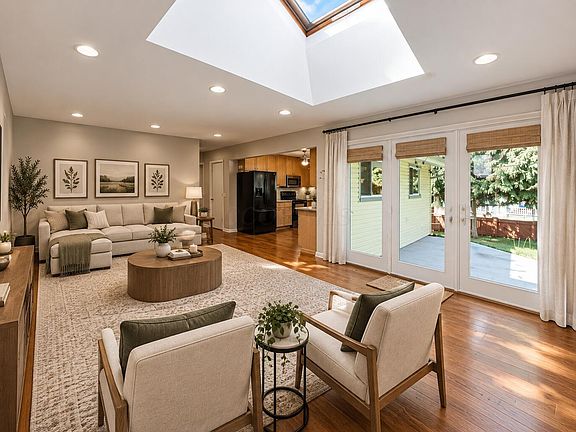 2nd image of 300 Heather Ln