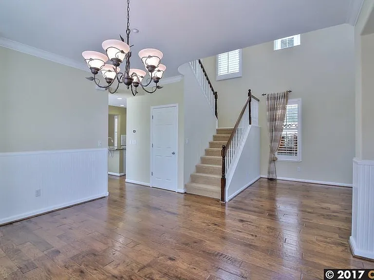 2743 Cathedral Cir — Photo 3