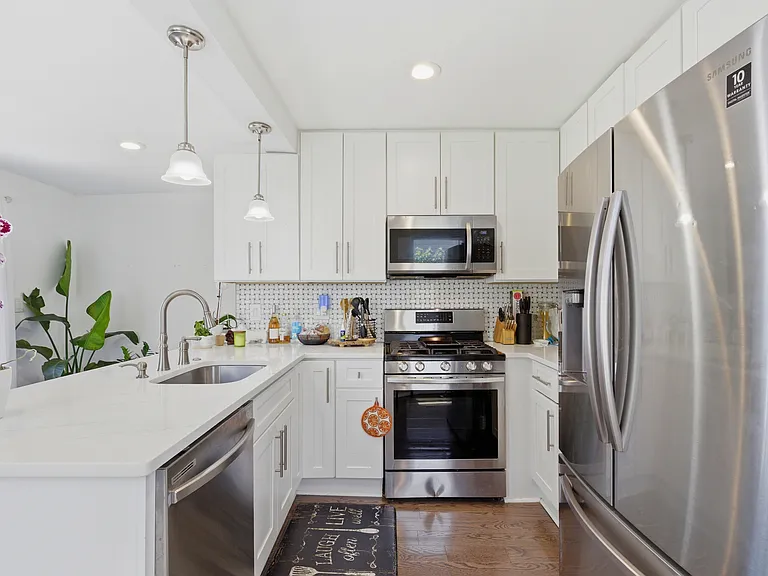 4318 Lawrence St — Photo 13