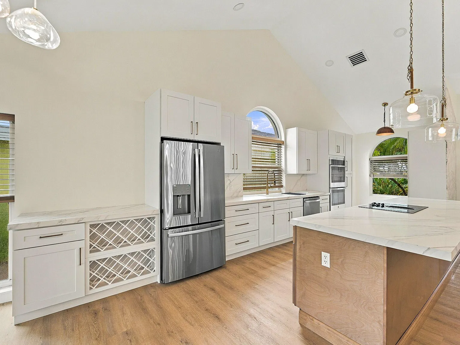 3 bed, 2.0 bath, 2271 sqft, $6,500 — Photo 4
