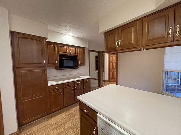 4th image of 202 Township Road 1384