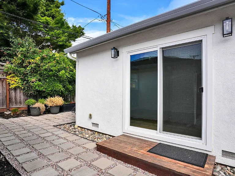 1835 Ellen Ave — Photo 32
