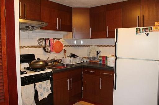 2nd image of 200 Newbury Ave APT 7