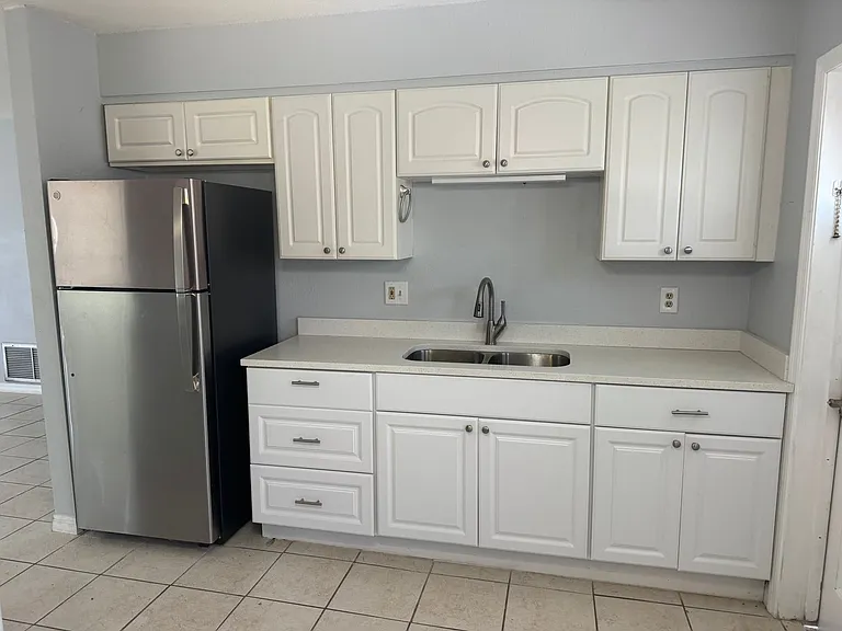 384 Flamingo Dr — Photo 6
