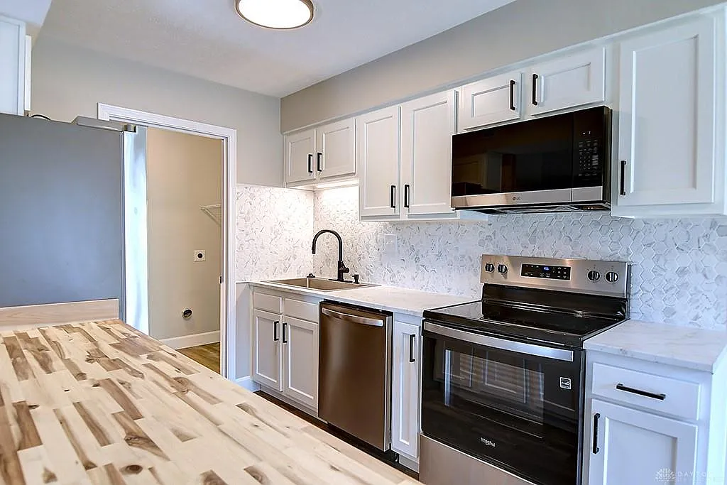 2 bed, 1.5 bath, 1152 sqft, $1,395 — Photo 1