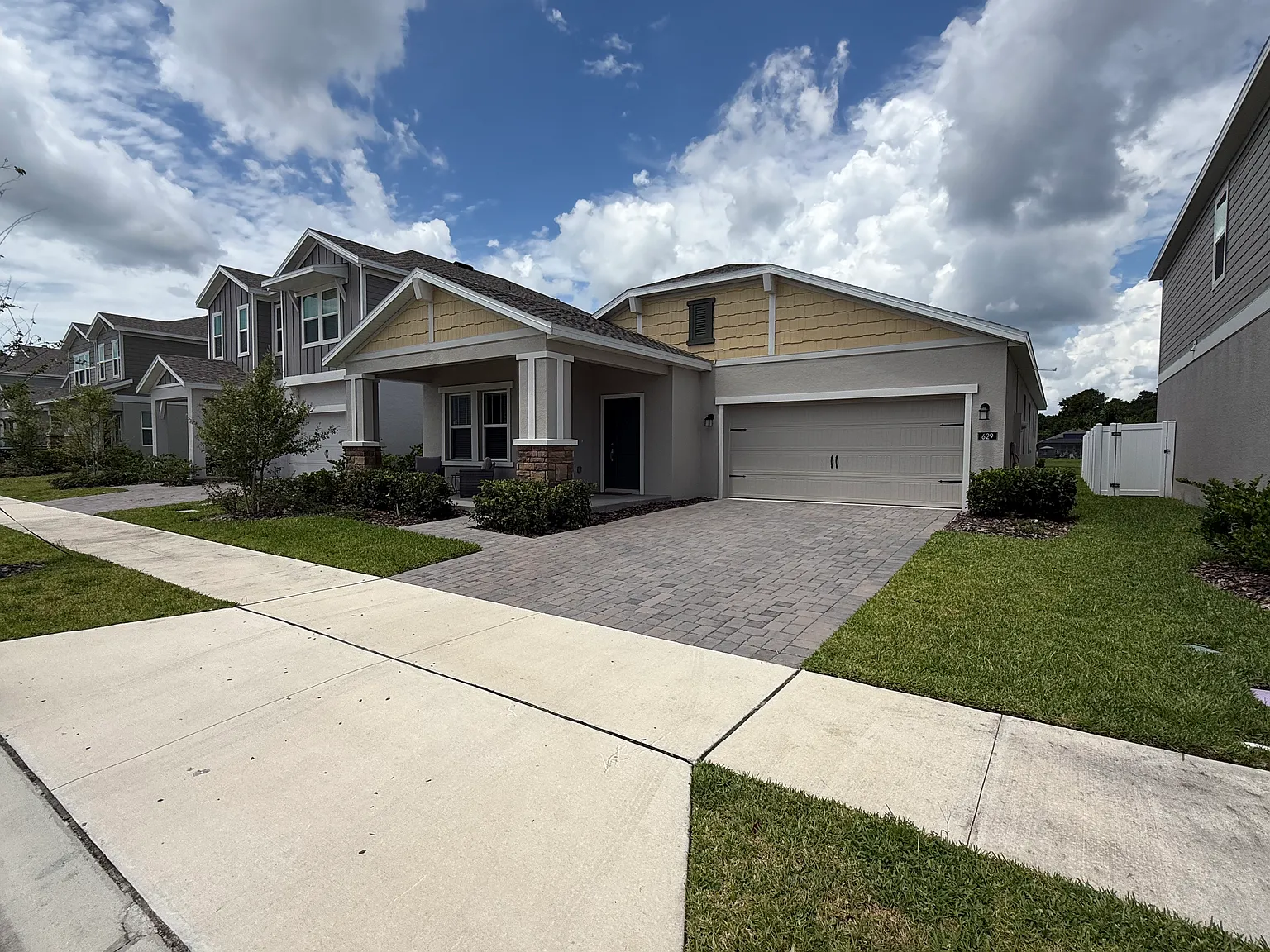 3 bed, 2117 sqft, $2,790 — Photo 3