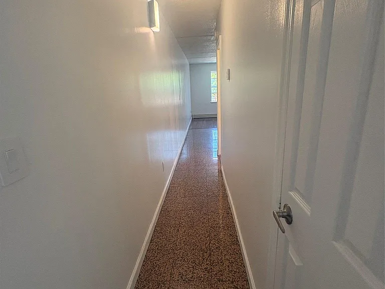2060 Washington Ave — Photo 3