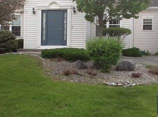 7216 Moss Creek Cir, Liverpool, NY 13090
