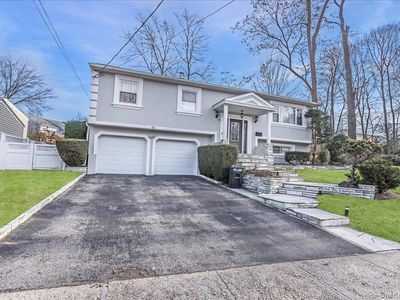 93 Searingtown Road, Albertson, NY, 11507