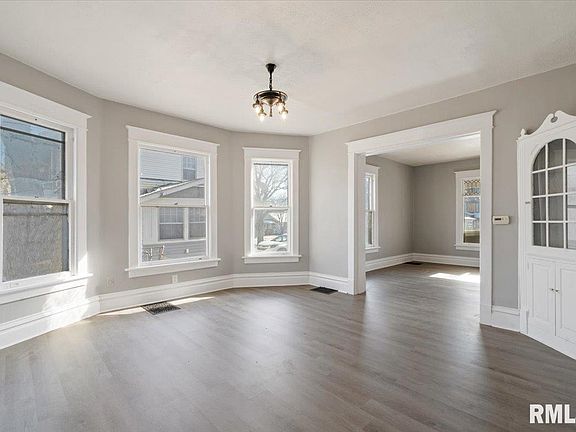 4th image of 814 E High St